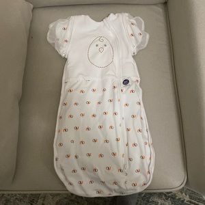 Nested bean Zeno one swaddle newborn size 7-13lbs never used!